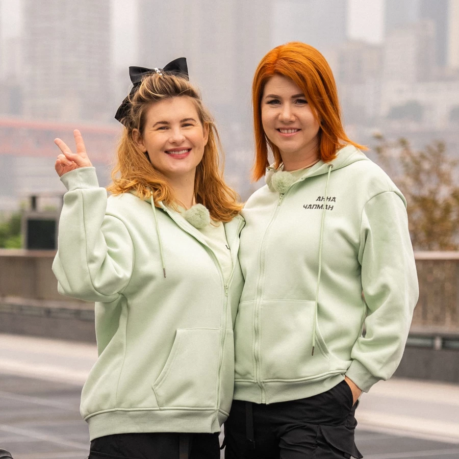 Анна Цуканова-Котт и Анна Чапман.