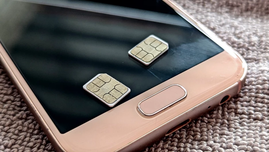 Сим-карта. Телефон. Мобильная связь. Звонок