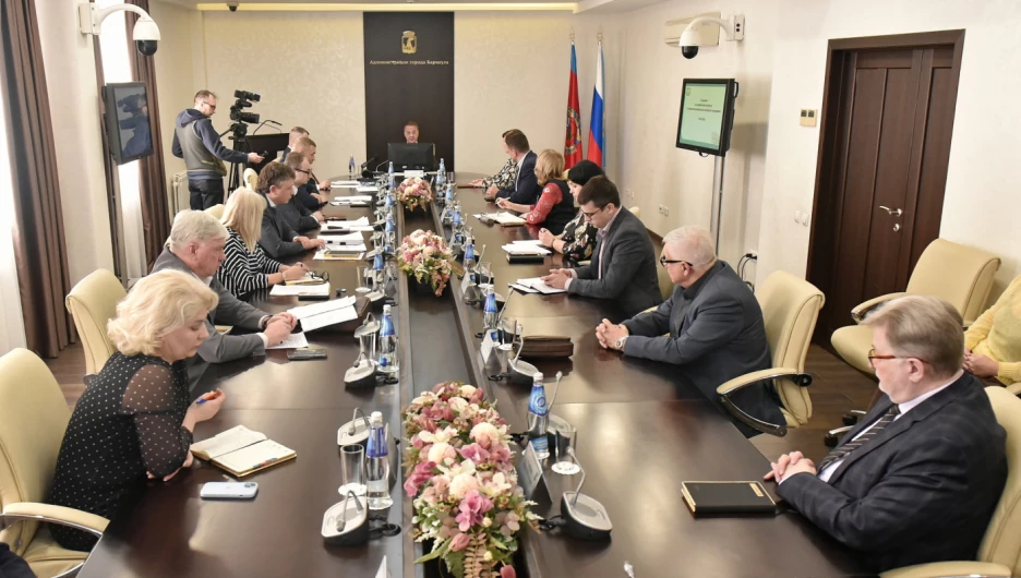 Совещание по вопросам развития системы городского общественного транспорта Барнаула.