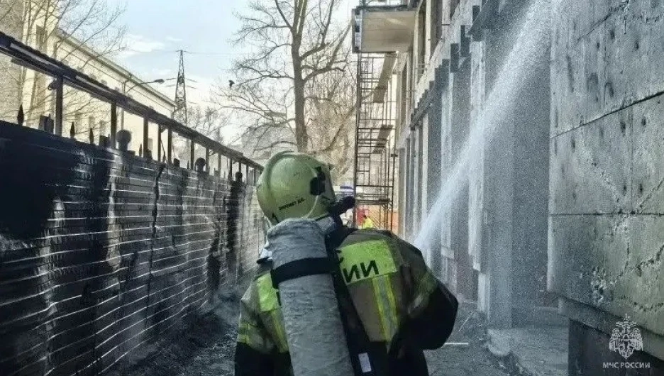  В Барнауле загорелся строящийся ЖК «Меланж»