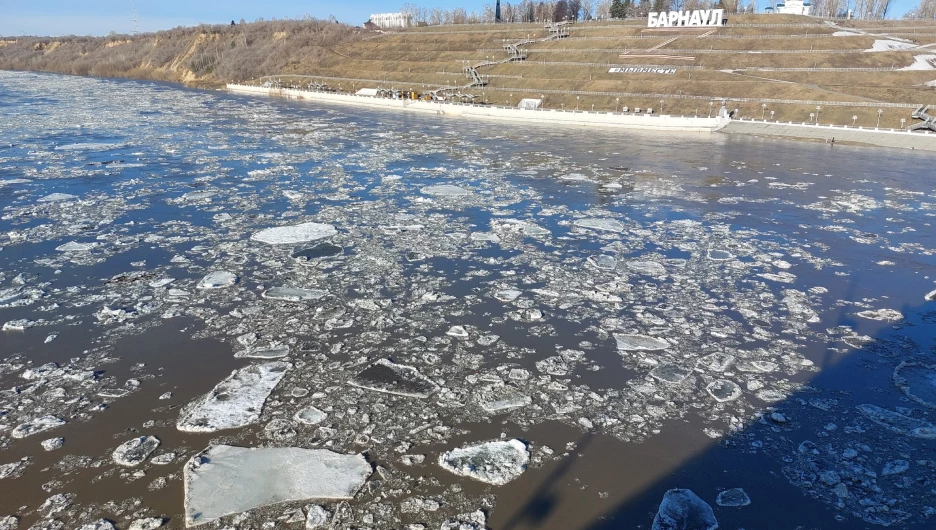 Ледоход на Оби. 