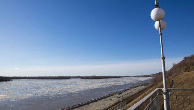 Ледоход в Барнауле, 9 апреля 2026. 