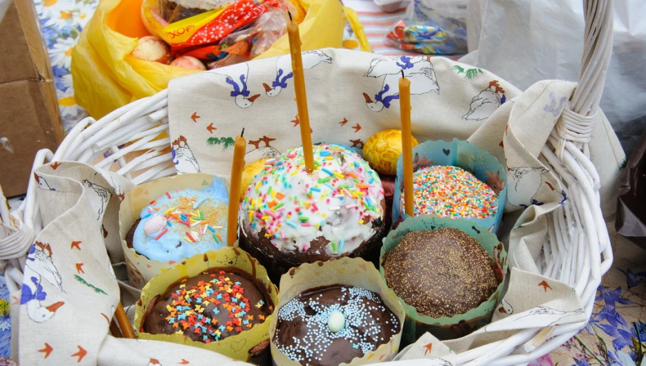 Освящение пасхальных угощений в Барнауле.