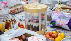 Освящение пасхальных угощений в Барнауле.