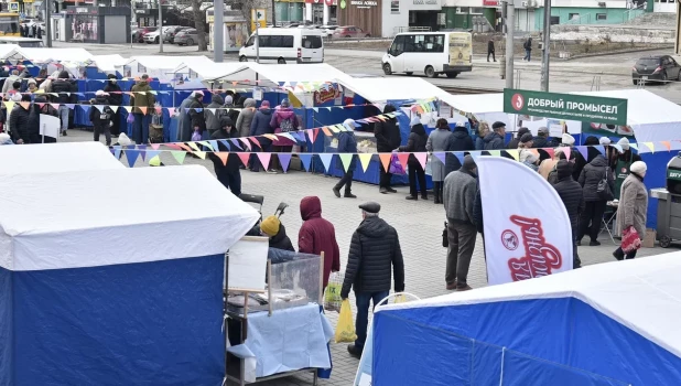 Предпасхальные ярмарки в Барнауле.