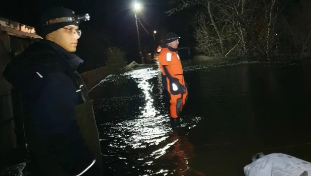 Паводок, Хабары.