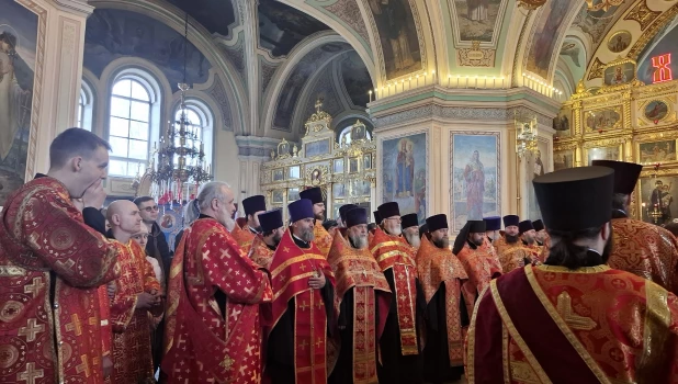 Благодатный огонь в Барнауле.