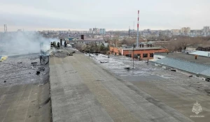 Пожар на складе тушат в Барнауле