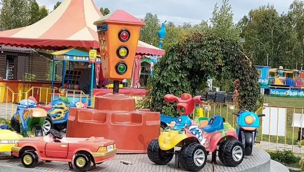 В Барнауле продают аттракцион «Светофор» 