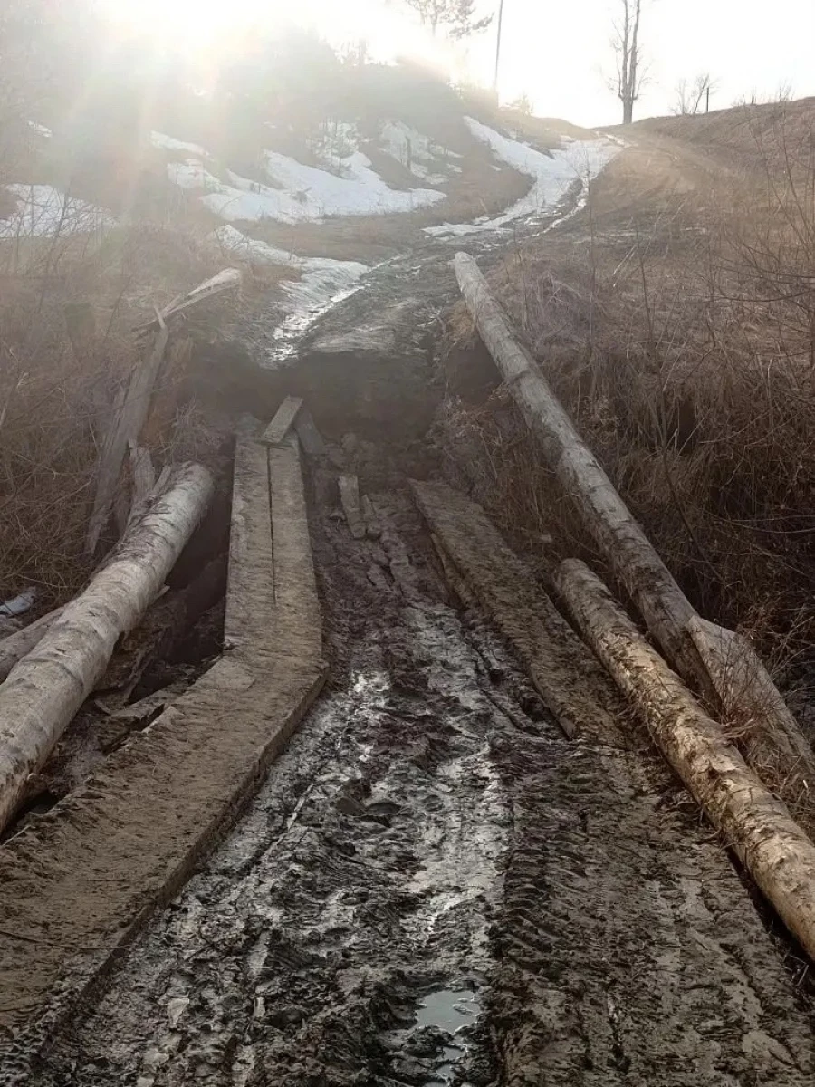 Мост в селе Комарово.