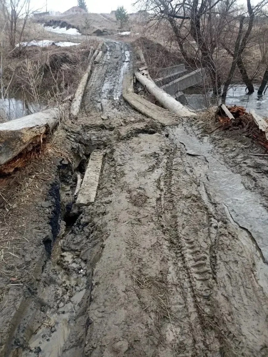 Мост в селе Комарово.