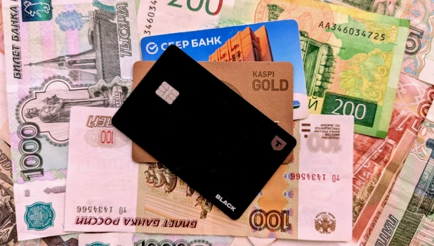 Карта Т-банка, деньги. 