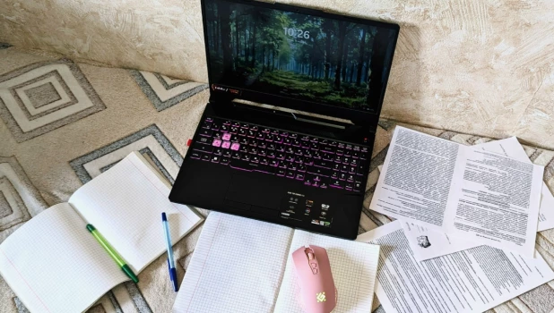 Ноутбук, учеба, образование.