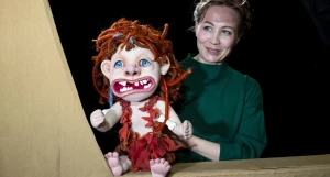 Репетиция «пещерного человека» в театре кукол