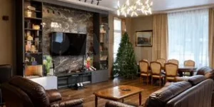 Коттедж британского денди с видом на лес в Алтайском крае.