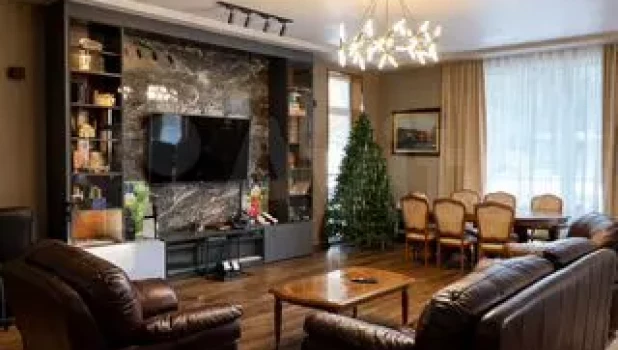 Коттедж британского денди с видом на лес в Алтайском крае.