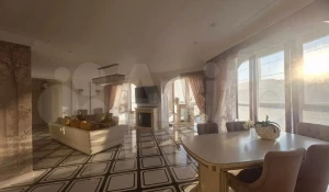 Пятикомнатную квартиру продают в Барнауле за 36 млн рублей.