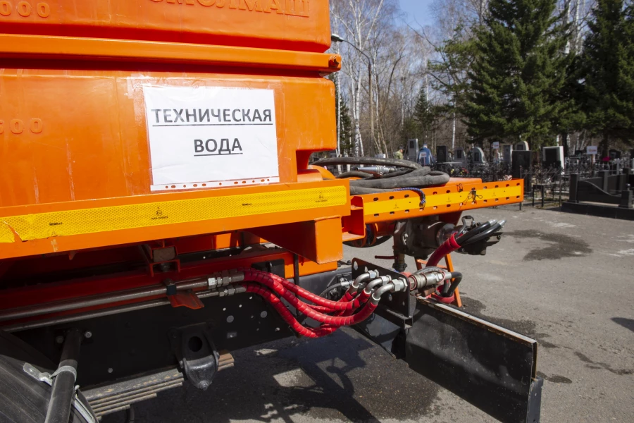 Власихинское кладбище в Родительский день, апрель 2026. 