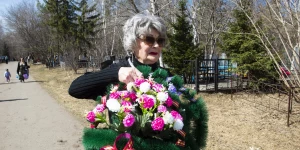 Власихинское кладбище в Родительский день, апрель 2026. 