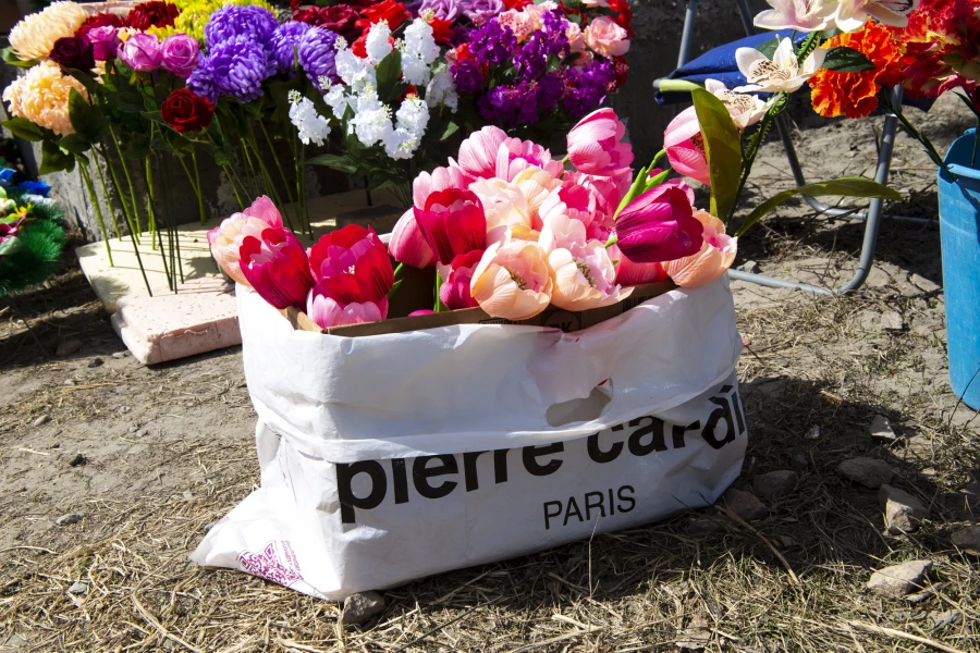 Власихинское кладбище в Родительский день, апрель 2026. 