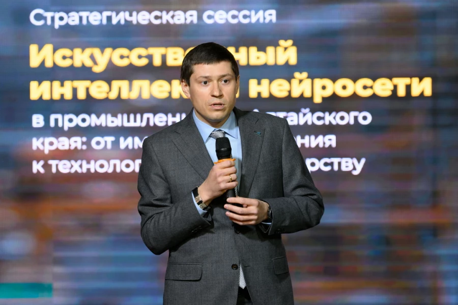Стратсессия по внедрению ИИ в промышленность, организованная ИД «Алтапресс» и Алтайским региональным отделением Клуба молодых промышленников. 16 апреля 2026 года.