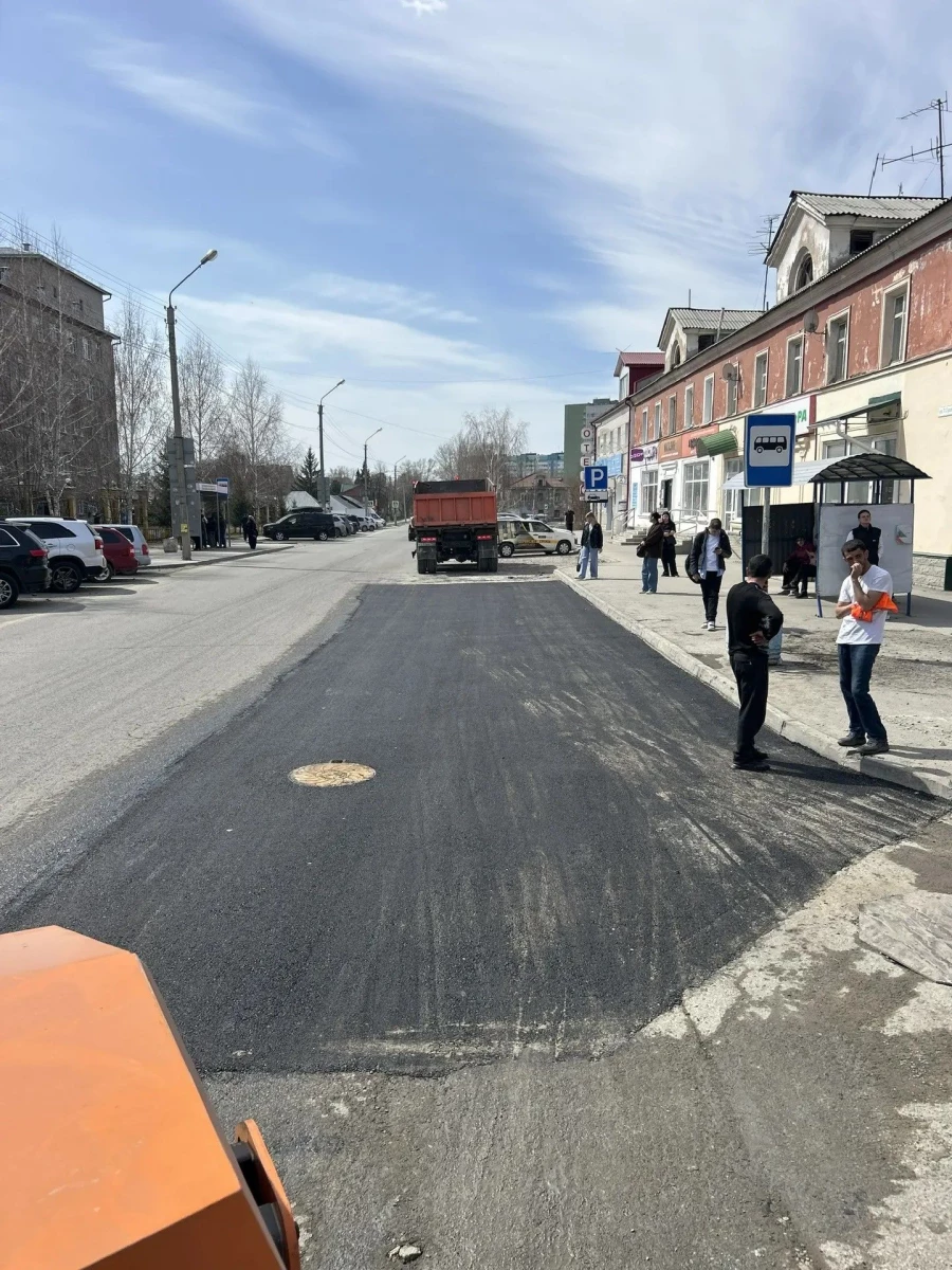 «Росводоканал Барнаул» восстанавливает благоустройство после осенне-зимнего периода 2025-2026 годов.