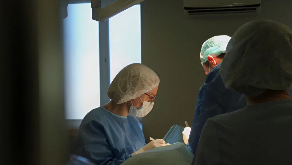 Проглотившего десяток магнитов ребенка спасли в Барнауле