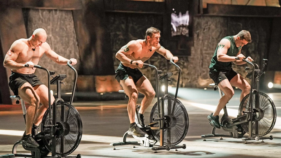 "Титаны. Битва сезонов".