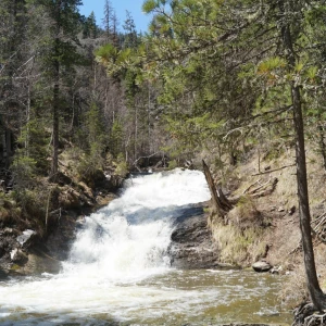 Каскад водопадов.