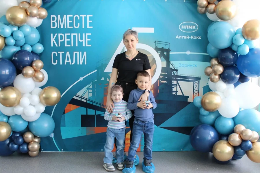 Экологический мастер-класс по созданию флорариумов детей сотрудников Алтай-Кокса.