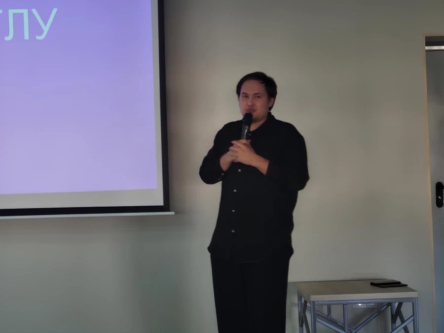 Валентин Карев. Интеллектуальная битва "ИИ: за и против"