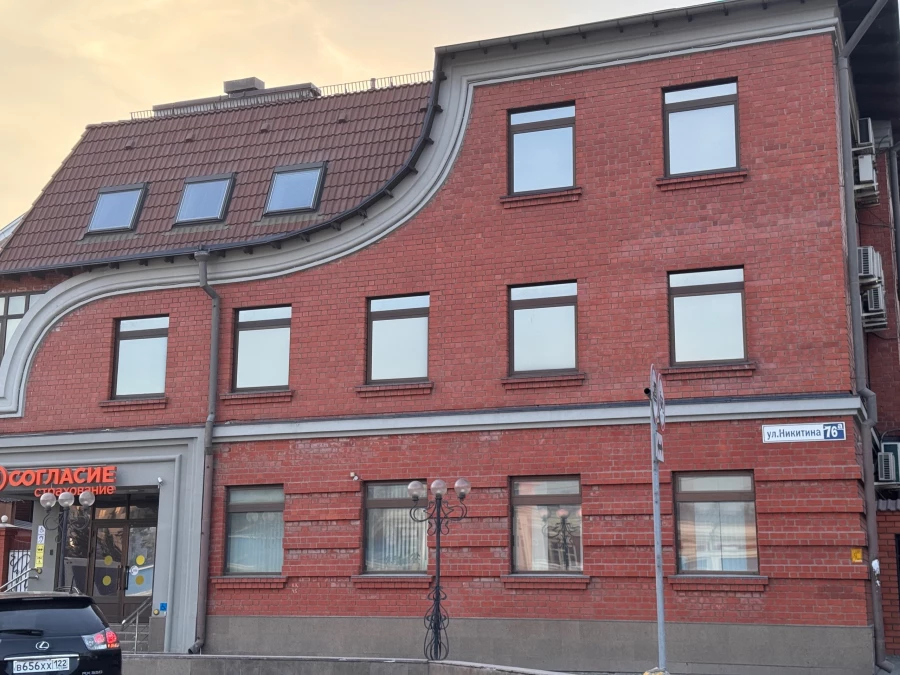 Ул. Никитина, 76.