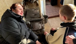 В селе Жилино соседи помогают братьям, оставшимся без взрослых.