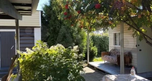 Дача с живописным участком и беседкой под Барнаулом.