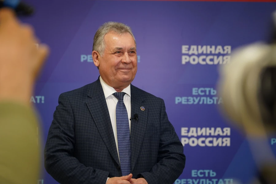 Александр Романенко.