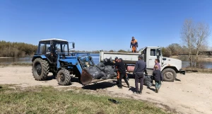 Уборка берега Оби — всероссийская акция «Вода России» прошла в Барнауле.