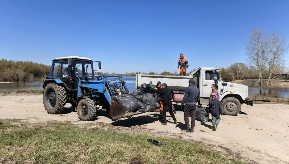 Уборка берега Оби — всероссийская акция «Вода России» прошла в Барнауле.