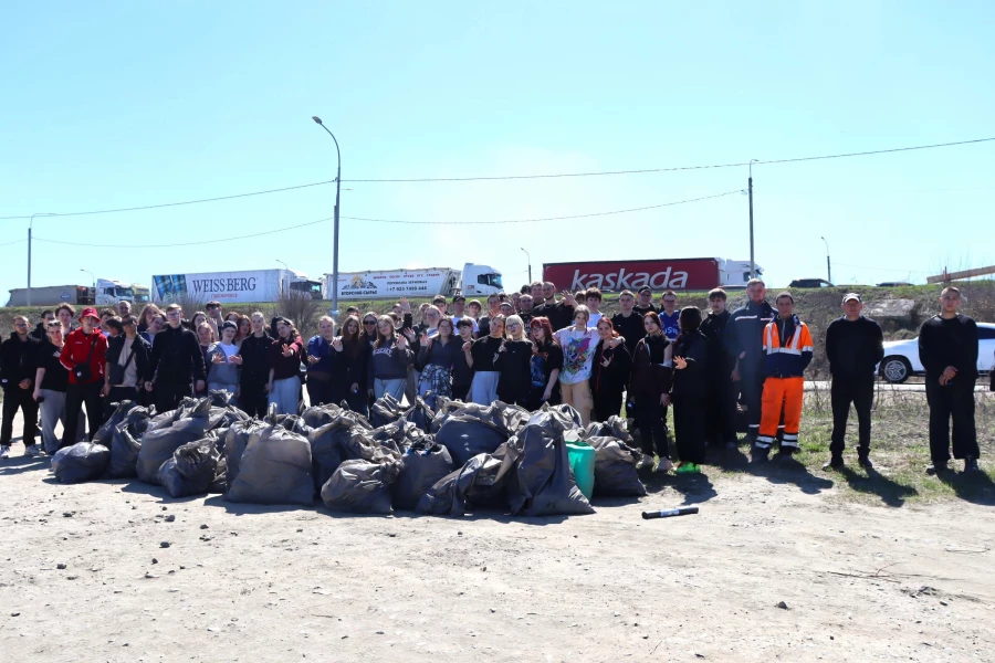 Уборка берега Оби — всероссийская акция «Вода России» прошла в Барнауле.