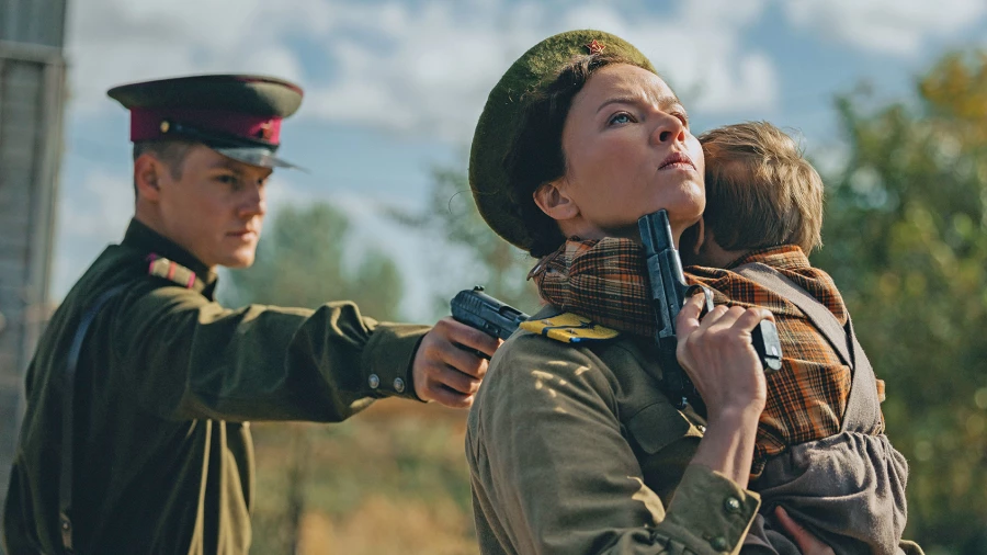 Кадр из фильма "Август".