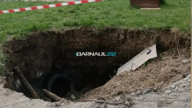 Обвал погреба в Барнауле.