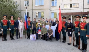 В канун Дня Победы в Барнауле проходят «Парады у домов ветеранов».