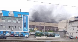 Пожар в производственном здании в Барнауле.