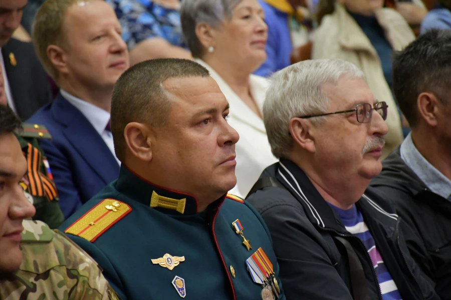 Концерт в краевом госпитале для ветеранов войн в честь Дня Победы.