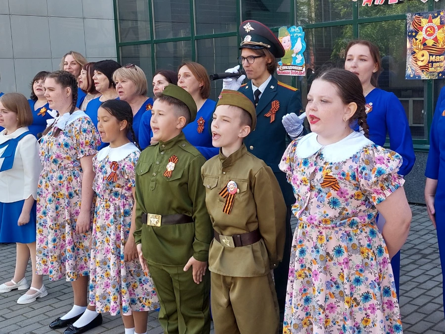 Барнаул отмечает День Победы. Праздничная атмосфера в фоторепортаже altapress.ru
