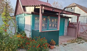 Дача с отдельным домиком для детей в Барнауле.