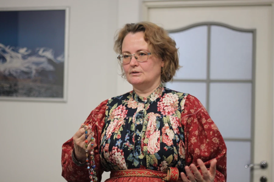 Ирина Красильникова, руководитель фольклорной студии «Жили-были» Дома народов Алтайского края, ответственный секретарь Алтайского отделения Российского фольклорного союза. 