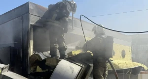 В ТЦ «Праздничный» в Барнауле потушили пожар.