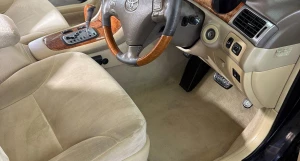 В Барнауле продают Toyota Windom.