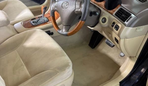 В Барнауле продают Toyota Windom.