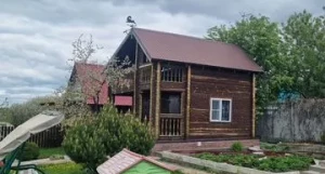 Деревянный дом под Барнаулом.